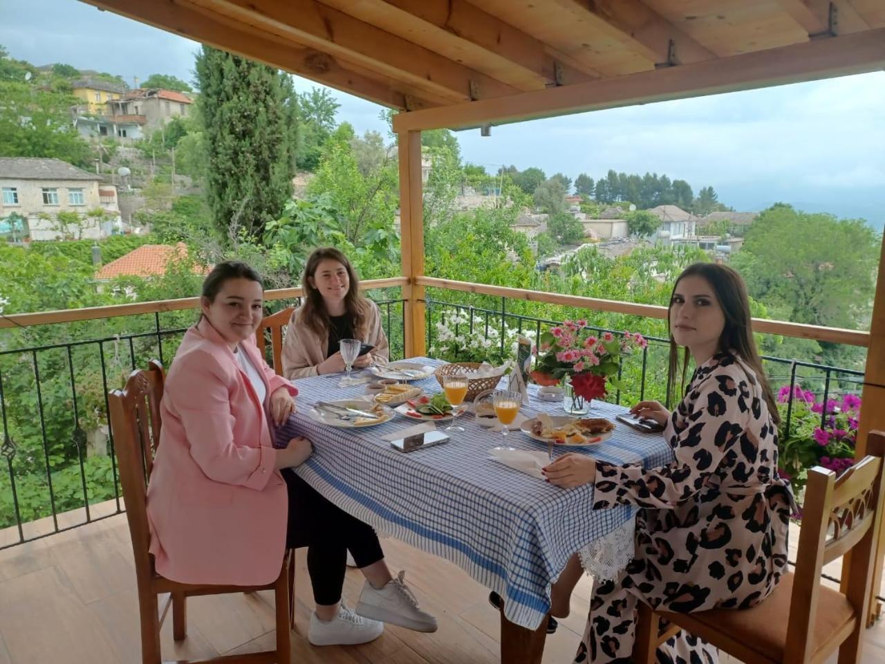 Guest House Hasko Gjirokastra Kültér fotó